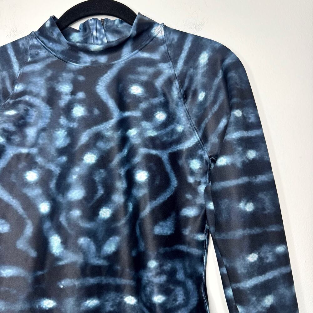 NWT Waterlust Whale Shark Rashguard Sun Suit in size Large - Picture 2 of 11